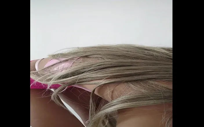 Priscila Belini: Hot Blonde Exhibitionist