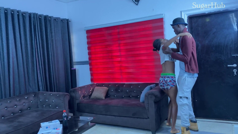 Sugarhug: พนักงานส่งพิซซ่าเย็ดหีหวานสาวน้อย