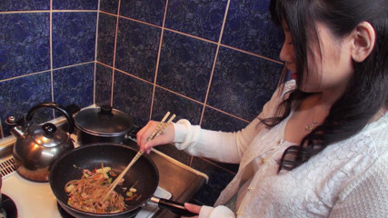 Caribbeancom: Seks Sensual Asia selepas makan malam yang bagus