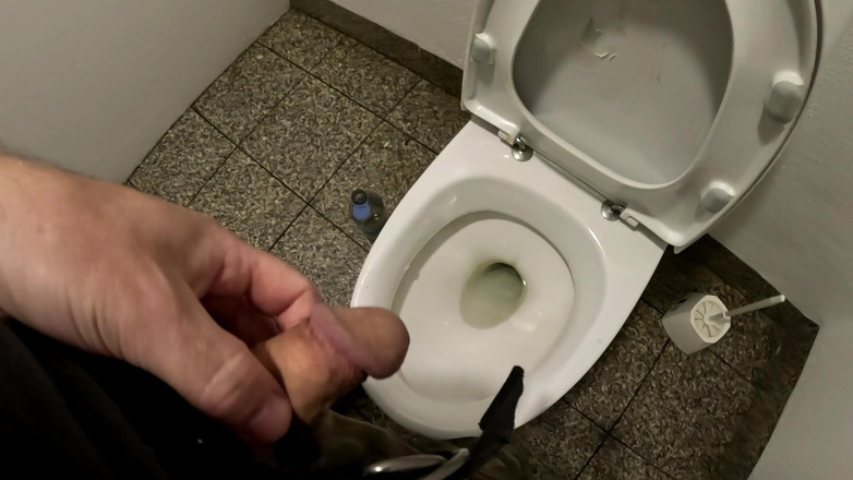 TheDane1122: Trebuie să se pișe compilație