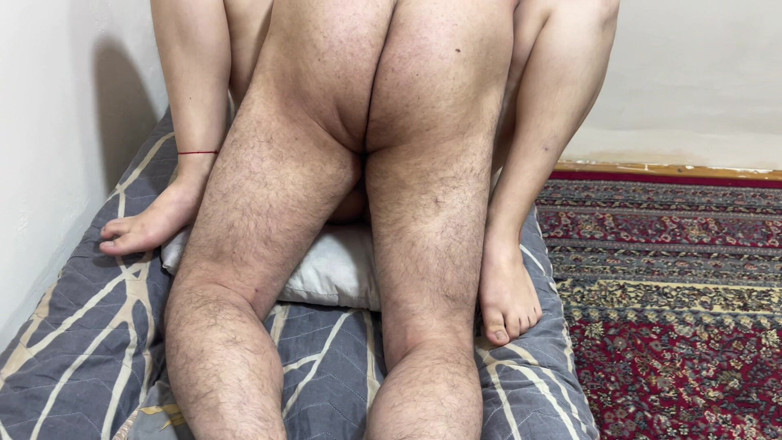 Roben: Si Dia Mengongkek Kekasih Mudanya Kepada Lelaki Tua