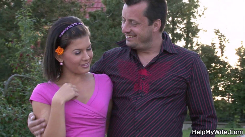Help My Wife: Um estranho tem sorte com uma mulher casada