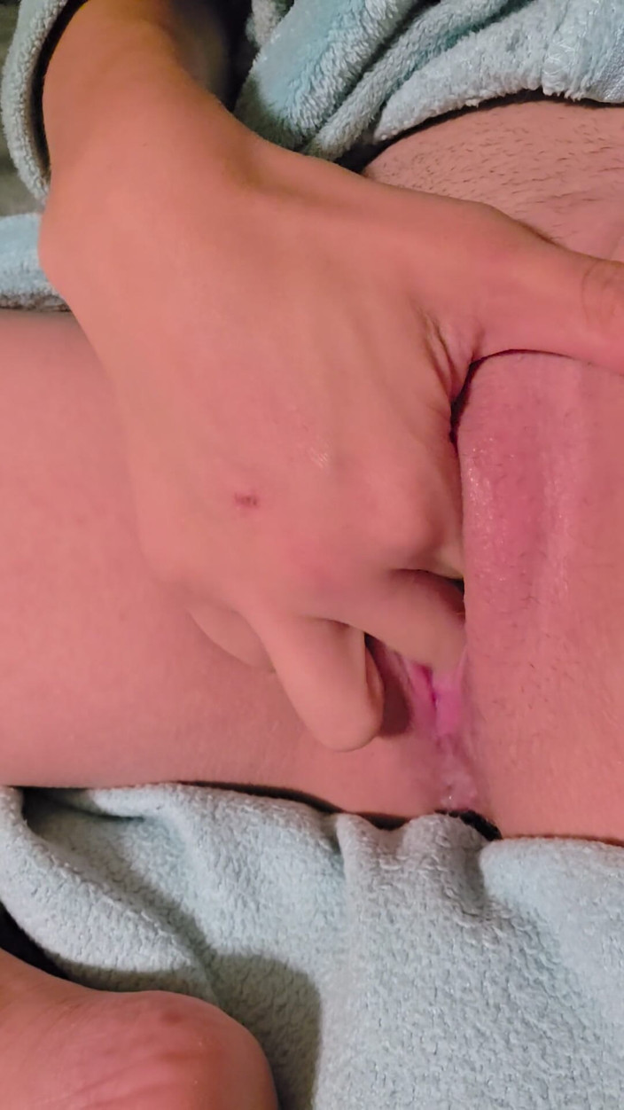 Hornymilf1997: Tesão de milf solitária enquanto o namorado está trabalhando