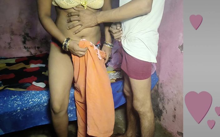 Desi anal: デジ主婦は、小屋のフルケツで犯される