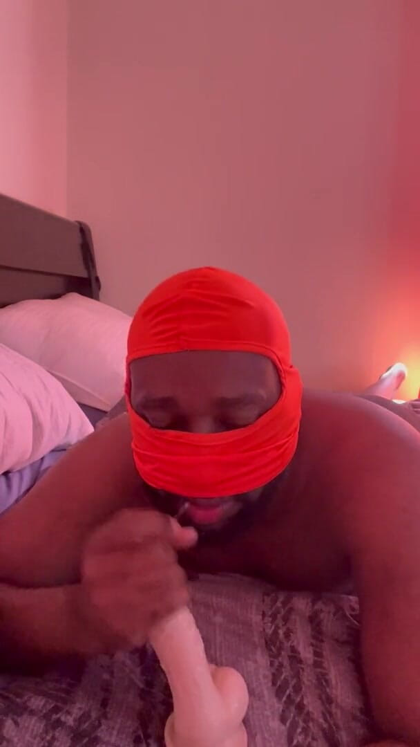 Selfplay slut: Sesi nyepong kontol sampai tenggrokan 1