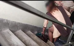 Birisi üniversiteli bir kızın üniversitede erkek arkadaşıyla seks yaptığı bir video çekti ve viral yaptı