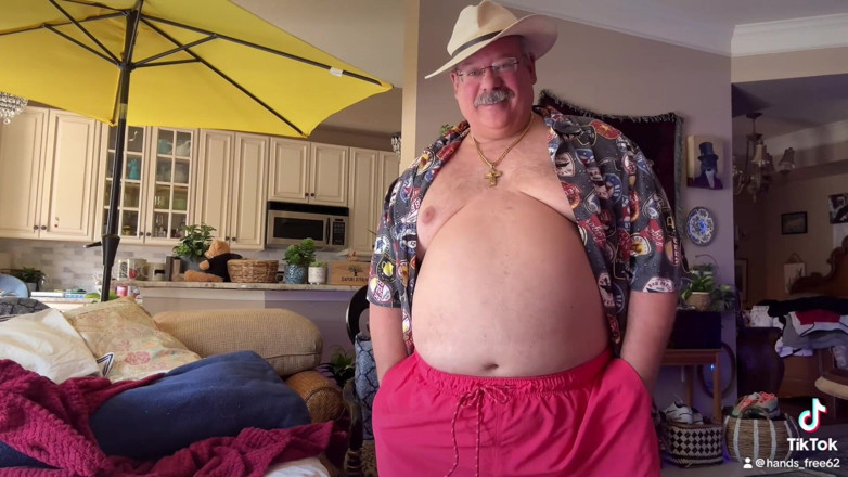 Hand-Free-Daddy-Chub: La compilation di enormi orsi polari che ha 12 carichi con...