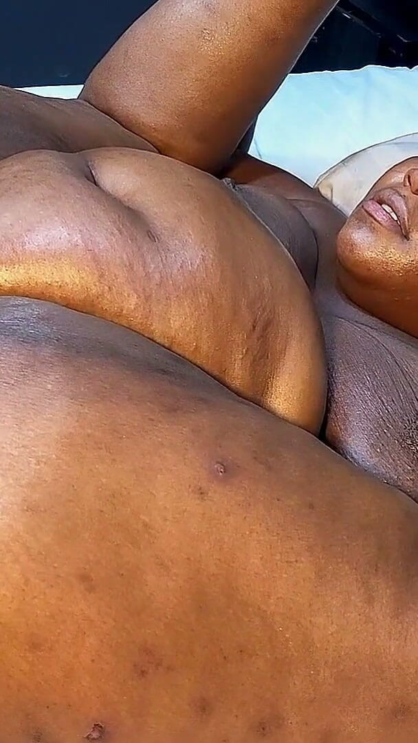 Yakeeporn: अपनी टांगें फैलाओ Mama