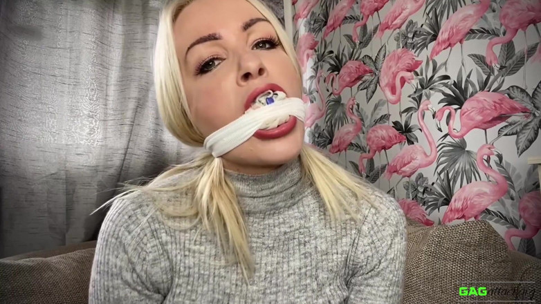 Gag Attack: Penny lee - Benutzerdefinierter turtelknebel selbst geknebelt