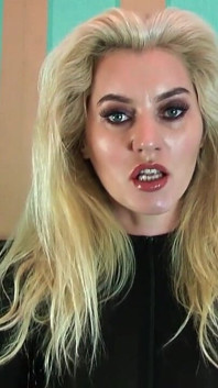 Spandex catsuiit e guanti in lattice