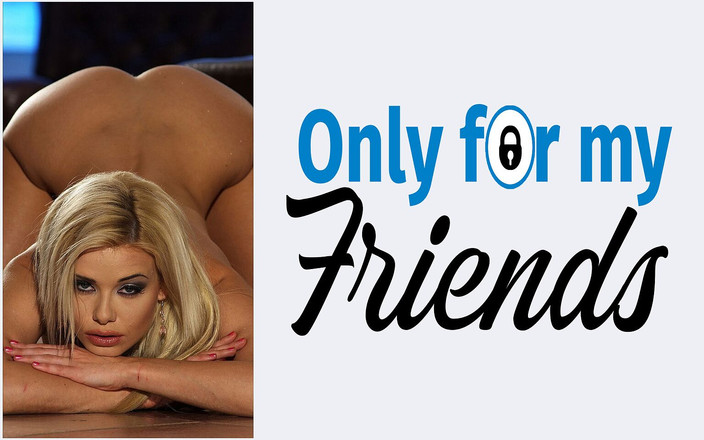 Only for my Friends: Min flickvän Caylian Curtis en gris med stora sammetslen bröst...