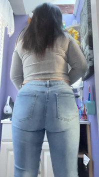 All Natural Big Booty Latina Showing off