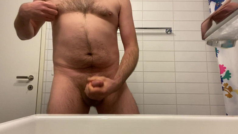 Beardedcummer: Nice cumshot from a hairy bear