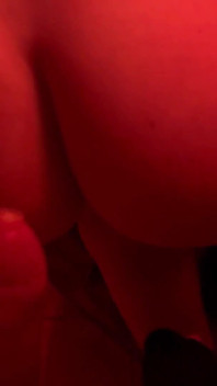 Kejutan pesta seks di klub swinger