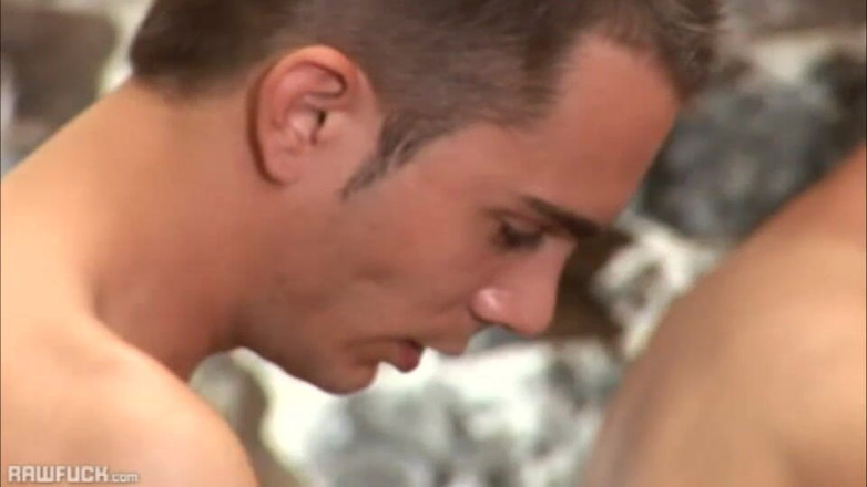 Raw Fuck: Senjata Tarikan Jisim