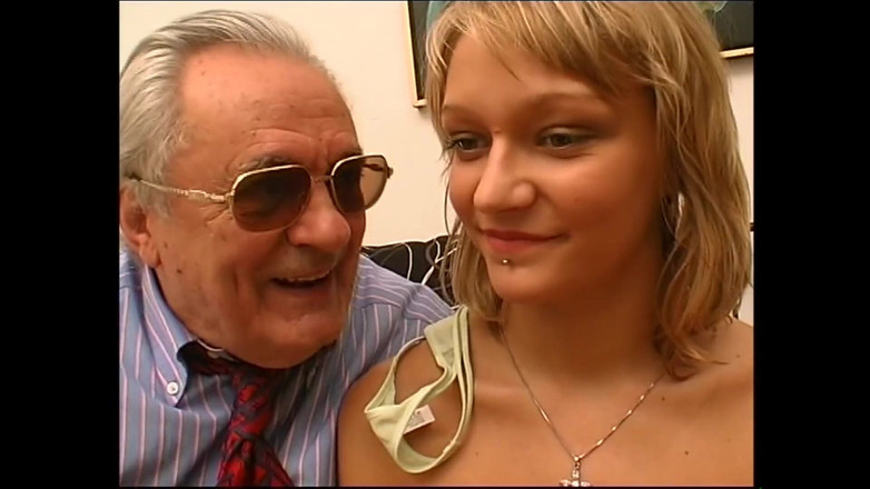 69 Italian District: Sexo real entre jovens amantes