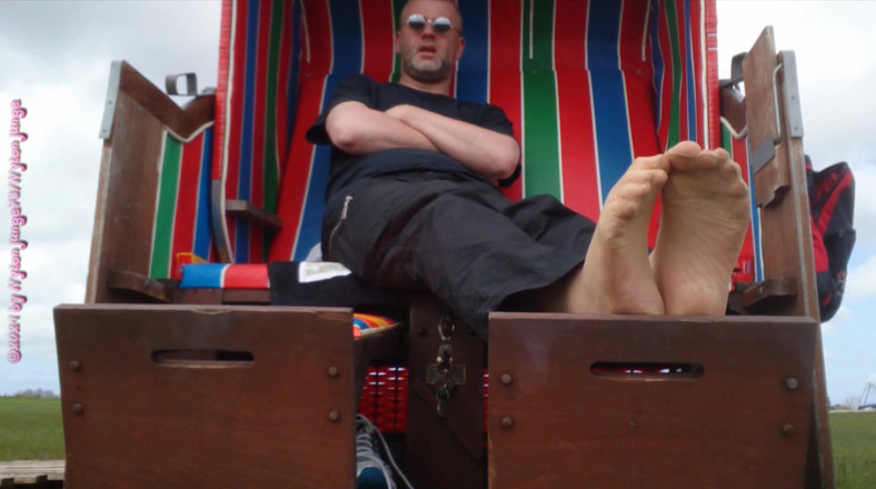 Carmen_Nylonjunge: Migawka moich nylonowych stóp na plaży 2 - Wakacje Wangerland -