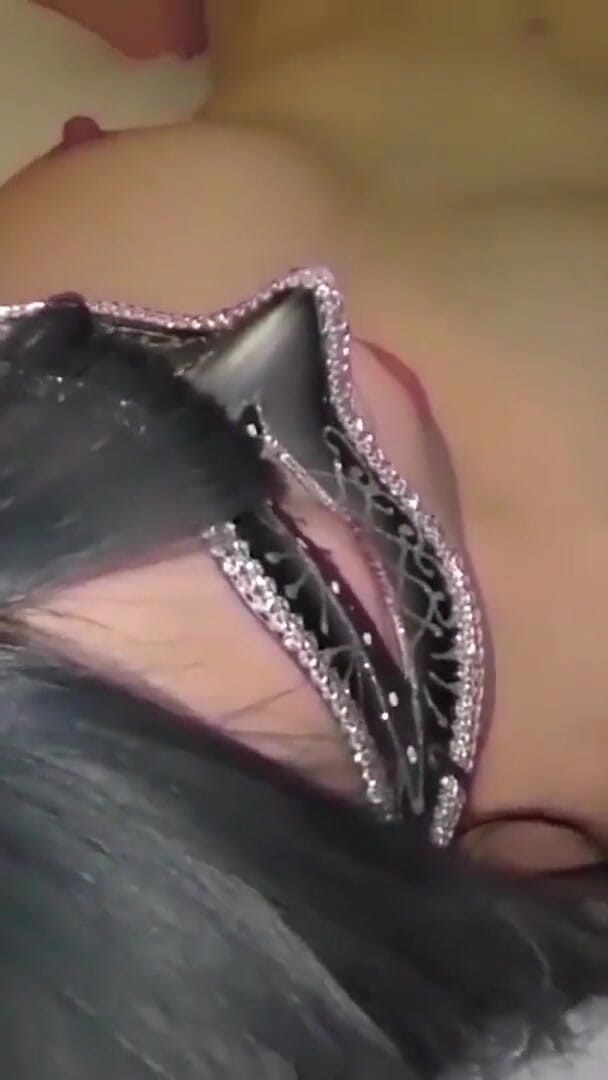 Asian cutie: Lustdriven gift kvinna kunde inte dölja sitt begär, tiggde om...