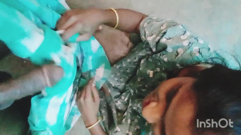 AmpleOunce283: Fată indiancă desi de la țară telugu muie mai tare, apoi...