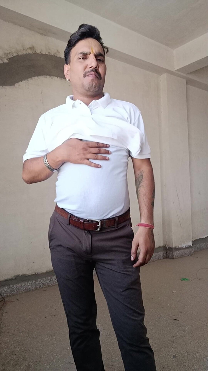 Rajasthani-old-lover: Indian desi man se bucură de duș și Masterbation Show cu...