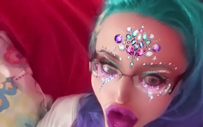 FinDom Goaldigger: Big Lips Are Perfect for Woman