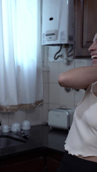 Lynn Scream Forgets I'm Her Husband and Gets Fucked by Delivery Man Nicoph Cuckold Real