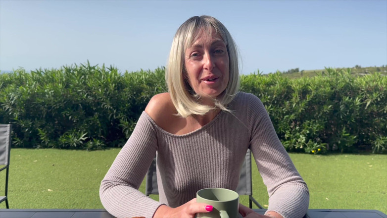 Video Porno One: Lena, MILF berusia 40 tahun dari Tours!
