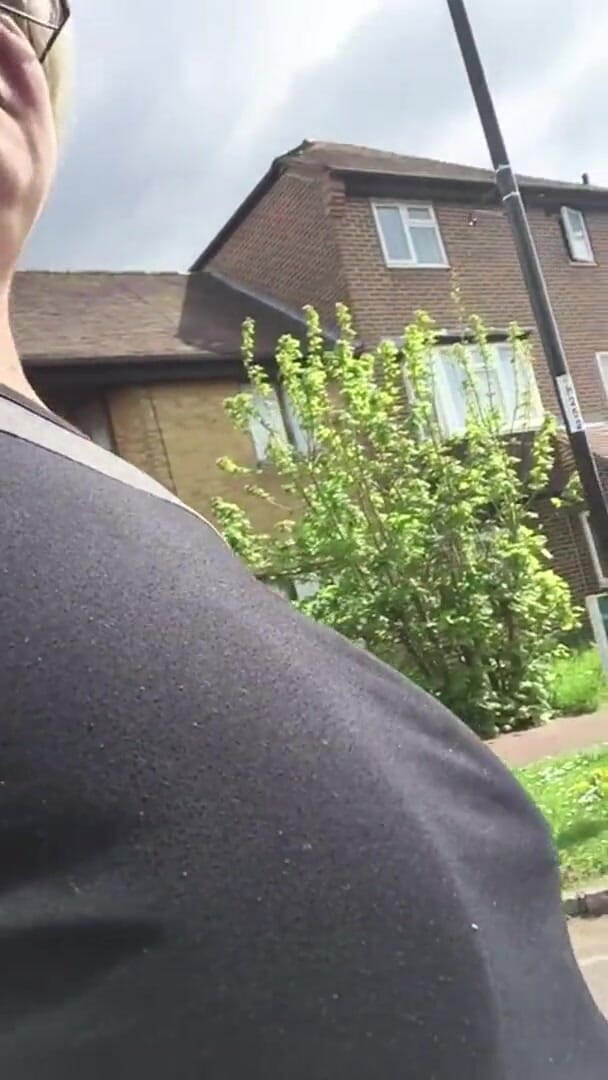 Real homemade BBW BBC porn: Bbwbootyful bersiap-siap untuk pergi keluar dengan pamer luar ruangan