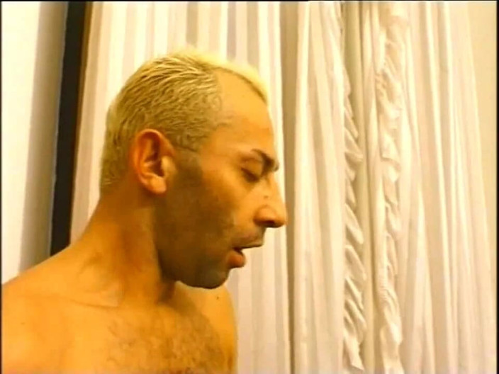 Shemale videos: Shemale ošukaná heterou