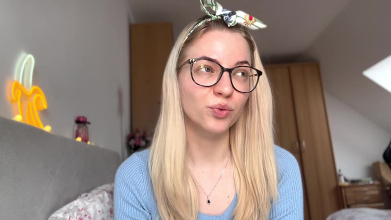 Goddess_Bella_Rae: Lo ho svuotato di $ 5329 e una nuova borsa Ysl! (Storia di...