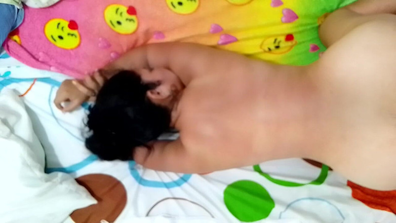 Valkyrie and Luigy Couple: Šukám svoji sexy anální malou díru