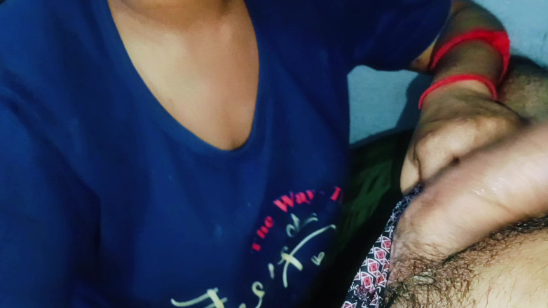 Sexy_girl_nehu: देसी भाभी मुंह में वीर्य निकलने तक लंड चुसाई दे रही है