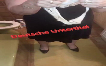 Lady Chloe: Joi - tajuk Jerman: menantu mengeringkan seluar dalam ibu mertuanya