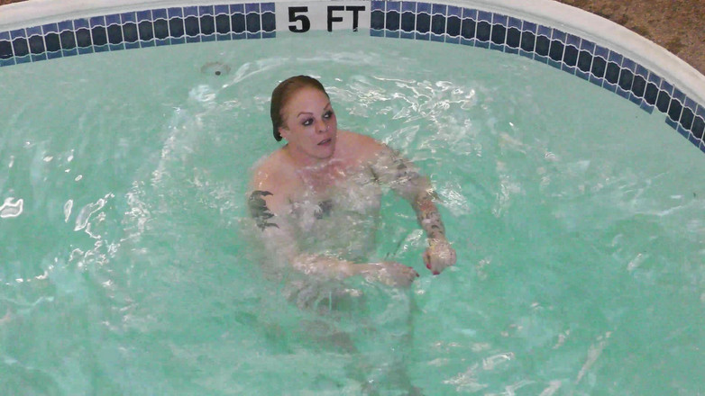 GingerVixen.XXX: Khỏa thân bơi lội