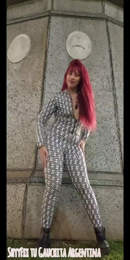 Tu Gauchita Argentina: Shyfxx la tua calda gauchita argentina si mostra in strada !!...