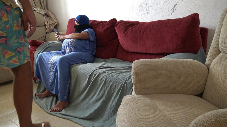 Souzan Halabi: Con trai riêng người Anh biến thái làm nhục mẹ...