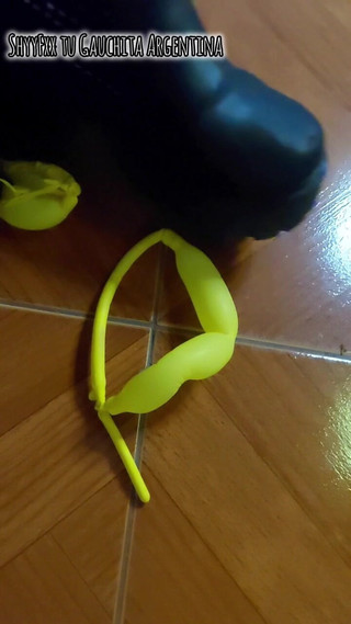 Tu Gauchita Argentina: Watch Me Pop Your Balloons!!! the Balloon Fetish Revenge Continues!...