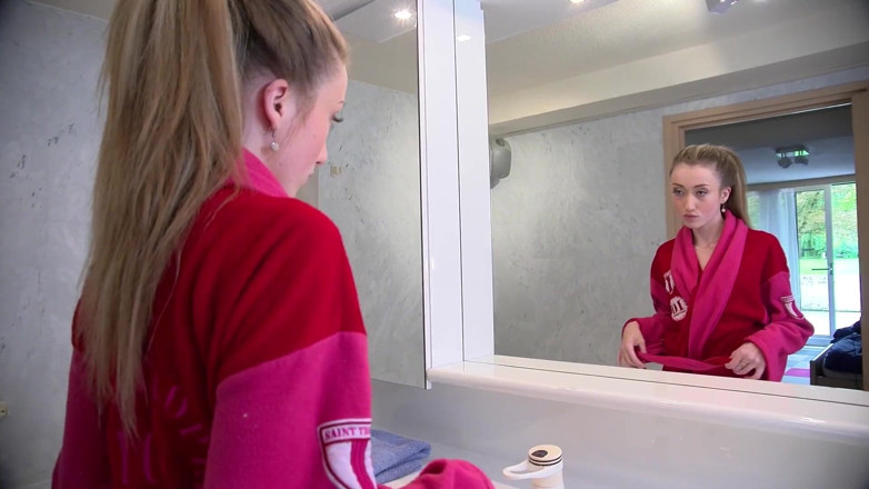 6-movies: Blonde teen masturbating in bathroom with shower head