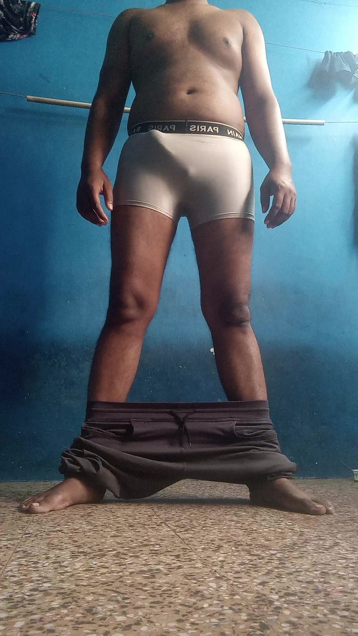 Sweet Indian cock: Эксцеркация пениса паренька с большим членом с подругой, трахаемой в киску