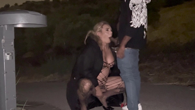 Nicolly Summers: Black BBC M đụ trên sàn phố