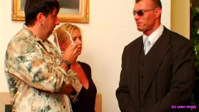 Czech Pornzone: Bisexual ass auction
