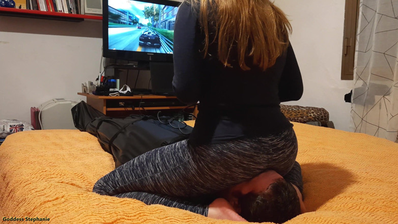 goddess82: Je veux jouer sur ton putain de loser !