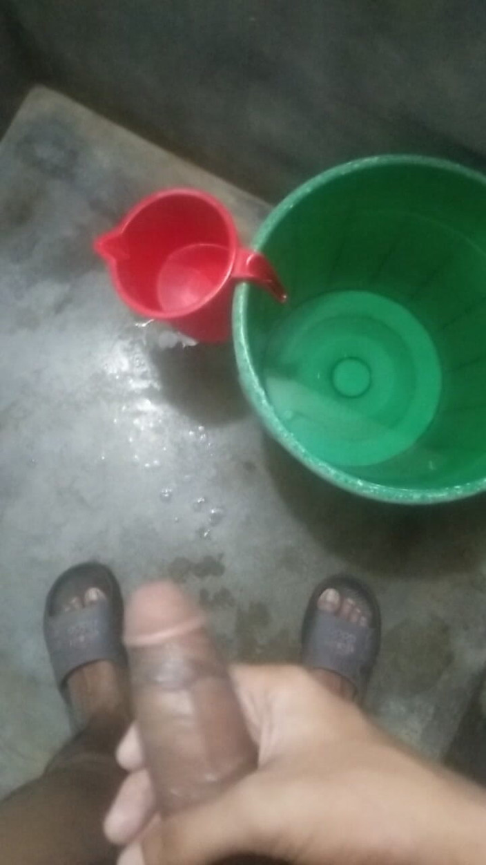 Viral_tiktokar: Nemohla jsem v noci, tak jsem šla na záchod