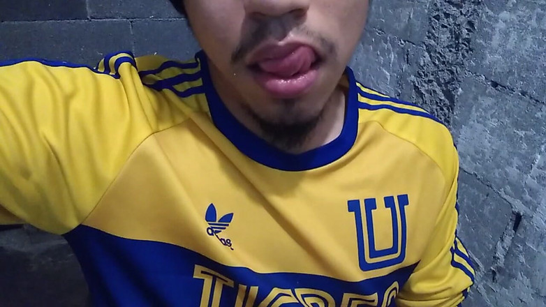 AlexAlejandro13: Seu cara gostoso no banheiro