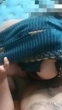 Sehr schöne indische desi bhabhi hat mit ihrem freund gefickt.