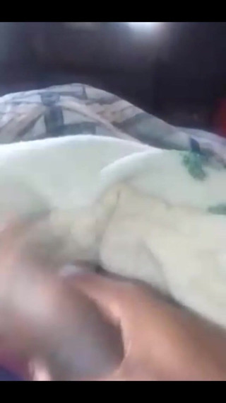 Haydenbbc: Masturbace s velkým černým pérem