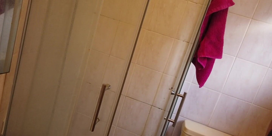 Glamour: Bagian kedua: aku pindah ke kamar mandi dan lanjut ngentot...
