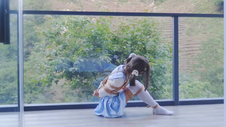 OrangeXXOO: The Scenery Inside the Window Is so Wonderful