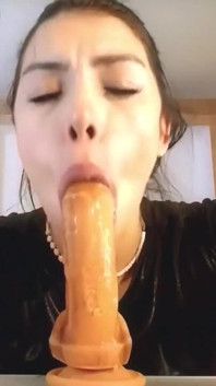 She's Giving a Blowjob to Her New Fiancée.