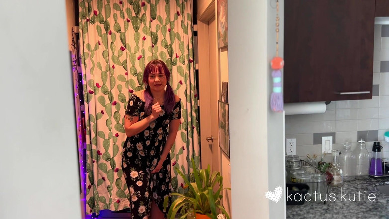 Kactus kutie: 第一人称视角 第一次约会在你的水槽里撒尿